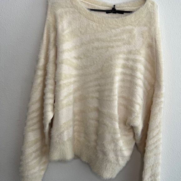 Brand New, Never Worn Nova Men Sweater, Size Small, Perfect for The Holidays - Picture 2 of 4